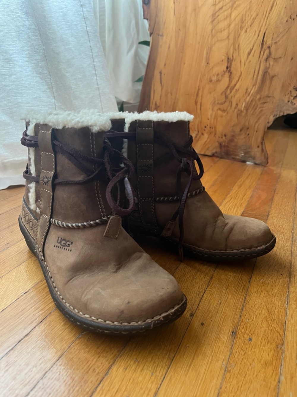 UGG Women's Brown Shearling-Lined Ankle Boots